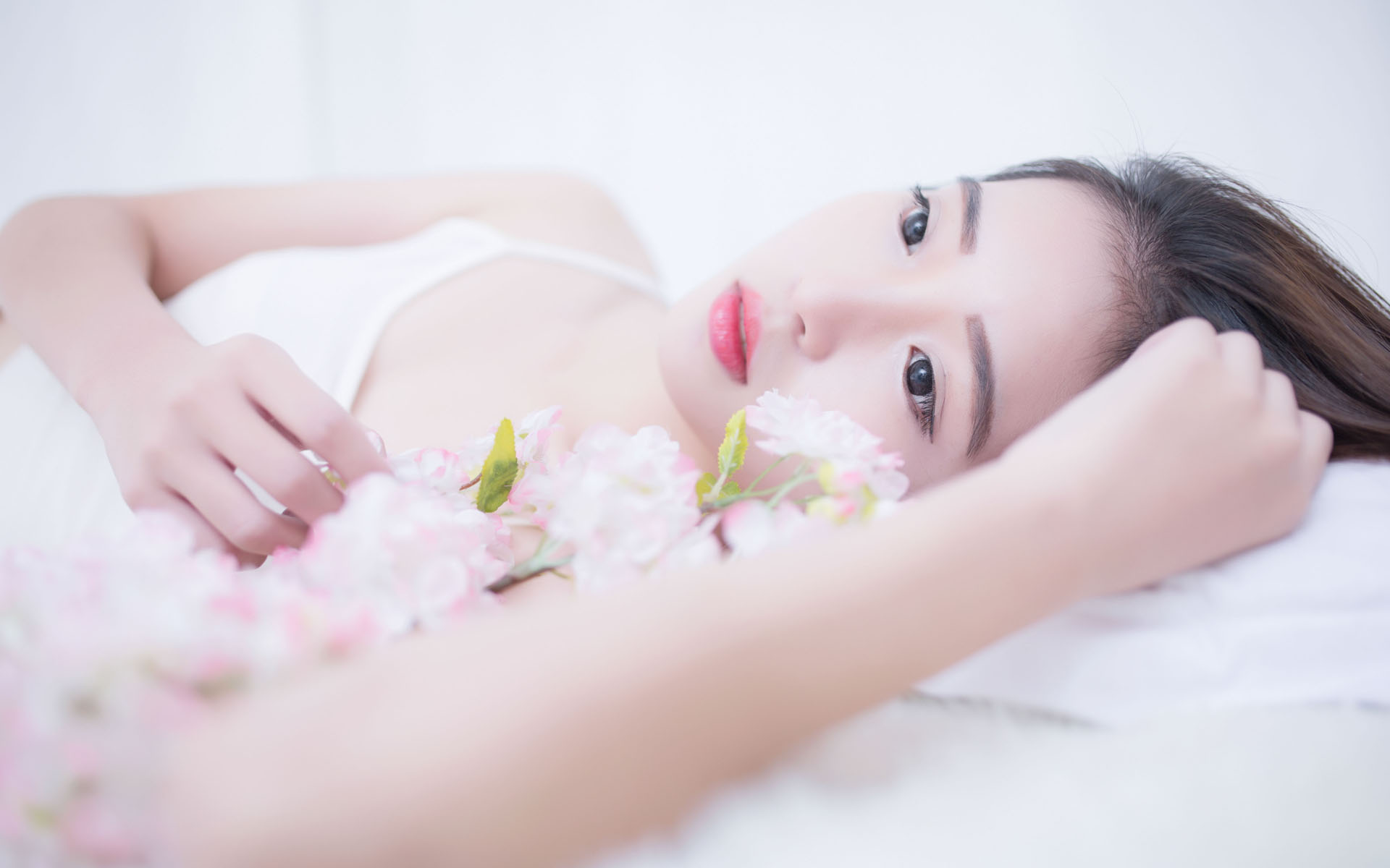 免费av网站在线免费观看-蘑菇传媒国产MV剧情-中文字幕在线视频播放网站-国产精品一,二,三级-国产精品高清视频-在线一区二区美女视频观看免费-搞黄网站免费观看-国产精品香港三级国产v|铁路隧道里的坚守：高温天穿秋裤，日行万步护通行安全